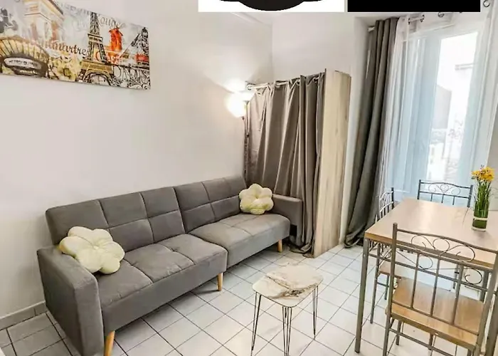 Le De Apartment *